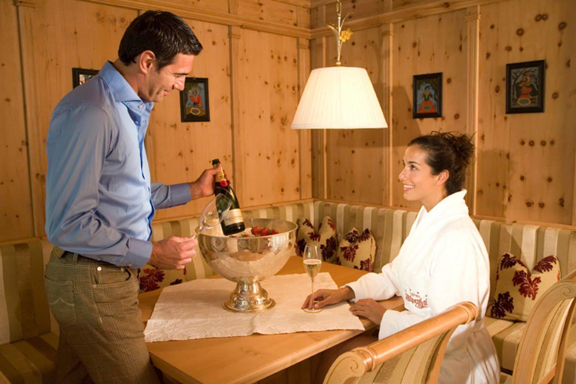 Hotel Alpenhof Tux Εξωτερικό φωτογραφία